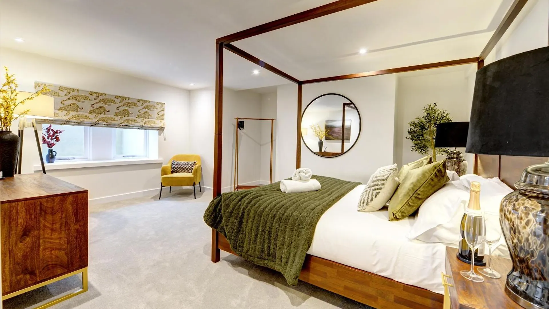 아파트 Elmleigh Nook - Central With Parking 해러게이트 영국